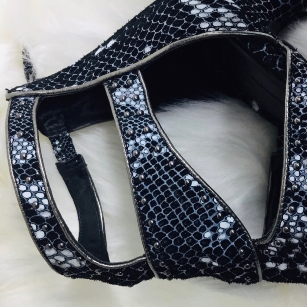 BCBG python caged gladiator heel - Picture 6 of 8
